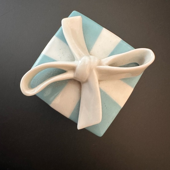 Tiffany & Co. Blue and White Decorative Box - Picture 5 of 7